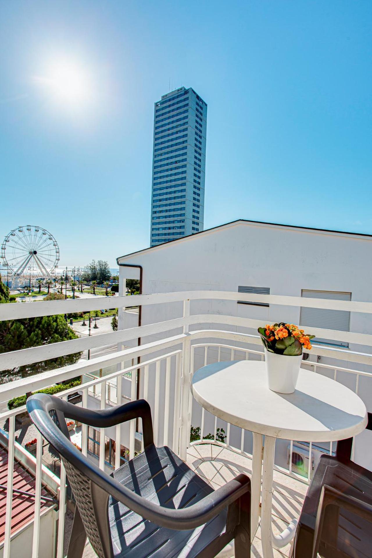 Hotel Villa Maria Cesenatico Exterior photo